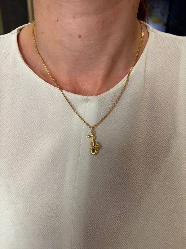 PENDENTIF SAXOPHONE — vue 2
