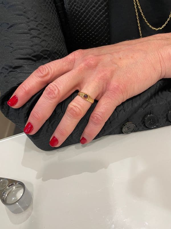 BAGUE JONC GRENAT MODERNE — vue 2