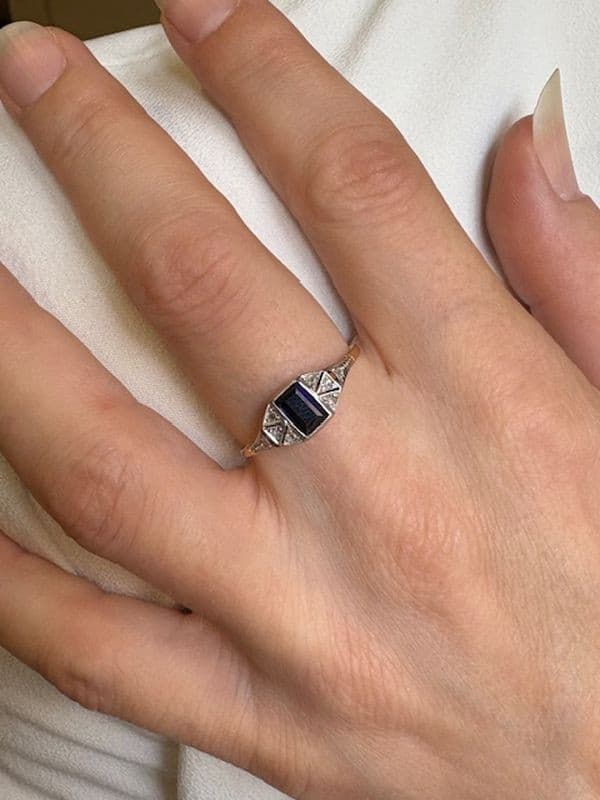 BAGUE ART-DÉCO SAPHIR — vue 2