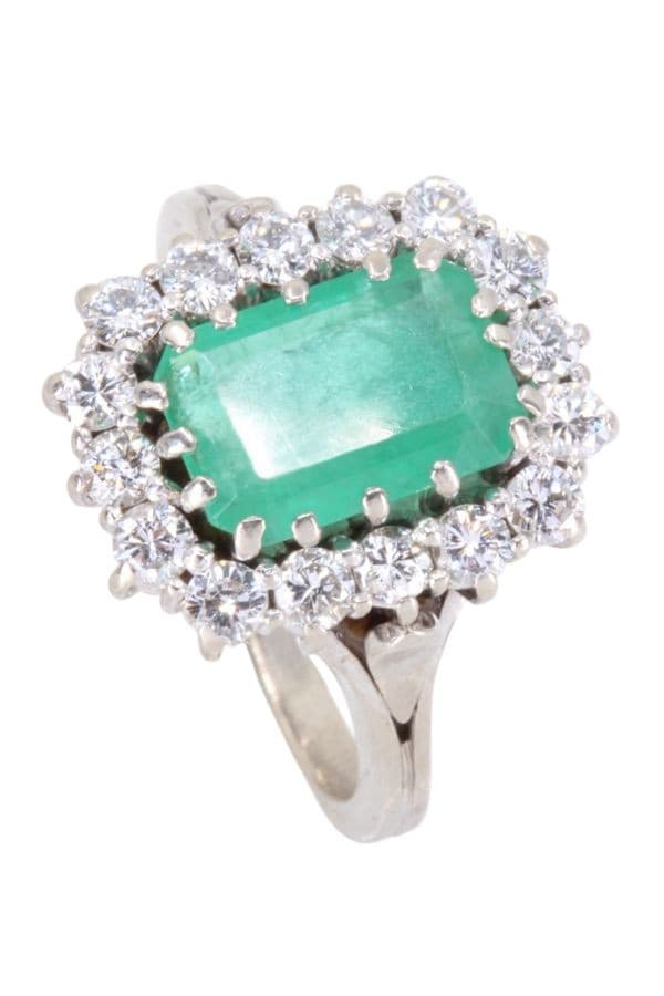 BAGUE MARQUISE ÉMERAUDE ET DIAMANTS — vue 5