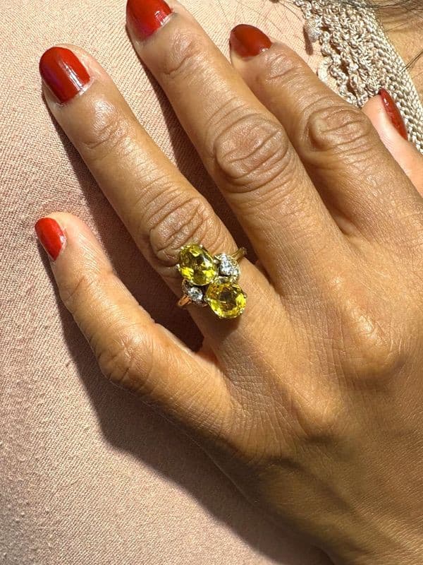 BAGUE MODERNE CITRINES ET DIAMANTS — vue 2