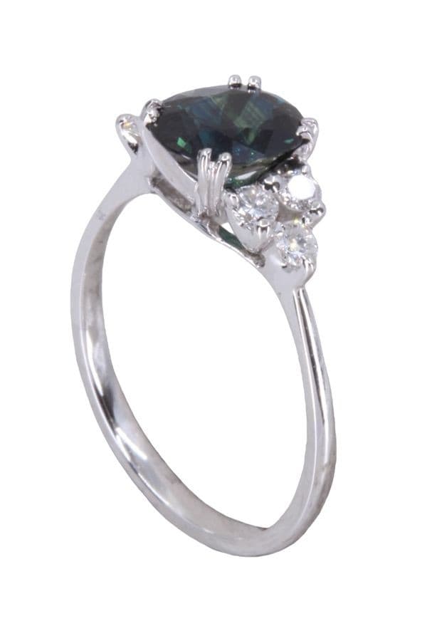BAGUE MODERNE SAPHIR ET DIAMANTS — vue 4