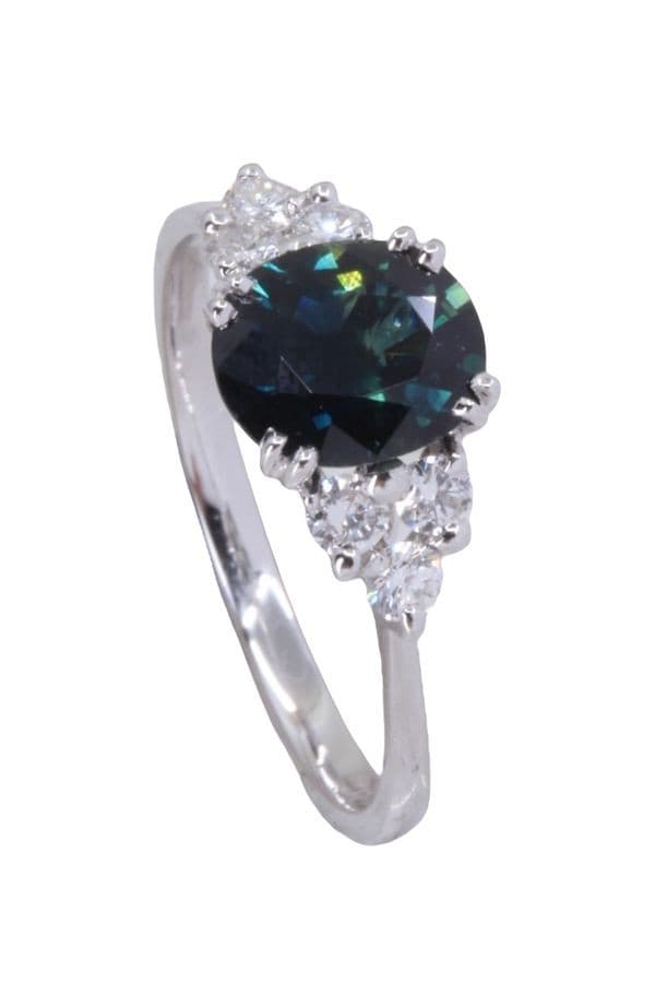 BAGUE MODERNE SAPHIR ET DIAMANTS — vue 5