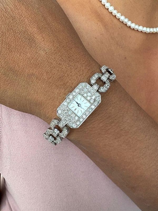 MONTRE ART-DÉCO PLATINE ET DIAMANTS — vue 2