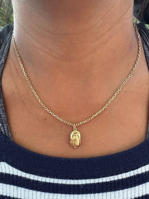 PENDENTIF SCARABÉE — vue 2