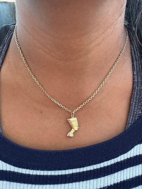 PENDENTIF NEFERTITI — vue 2