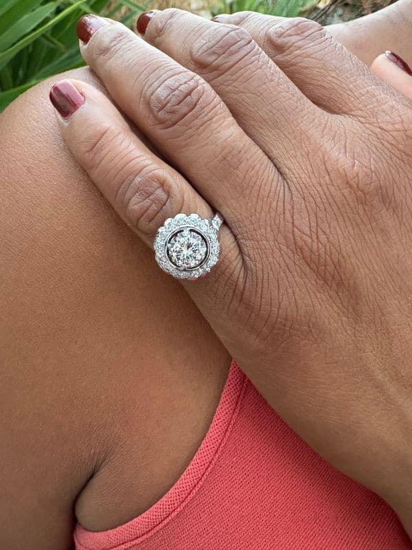 BAGUE FLEUR DIAMANTS MODERNE — vue 2