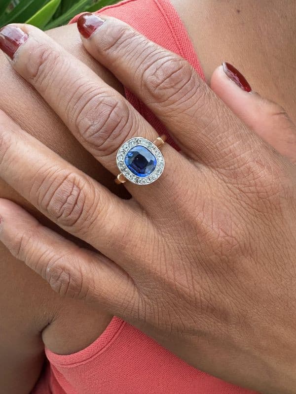 BAGUE POMPADOUR SAPHIR ET DIAMANTS — vue 2