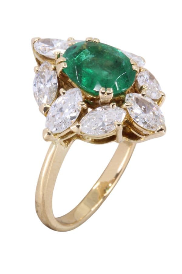 BAGUE ÉMERAUDE ET DIAMANTS — vue 3