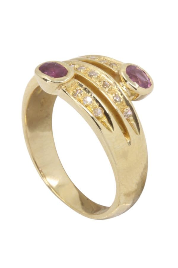 BAGUE MODERNE RUBIS ET DIAMANTS — vue 4