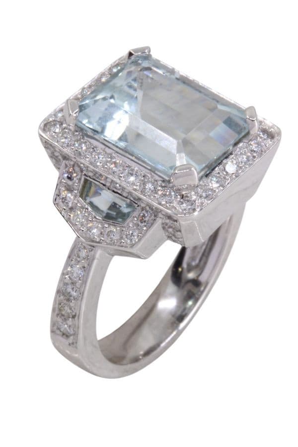 BAGUE AIGUE-MARINE ET DIAMANTS — vue 3