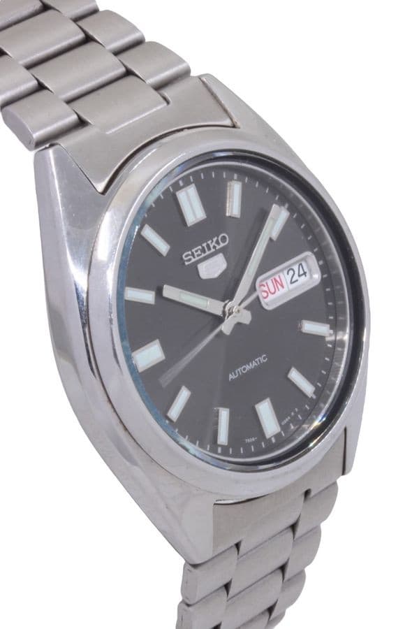 SEIKO 5 — vue 3