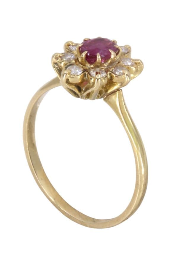BAGUE MARGUERITE RUBIS ET DIAMANTS — vue 4