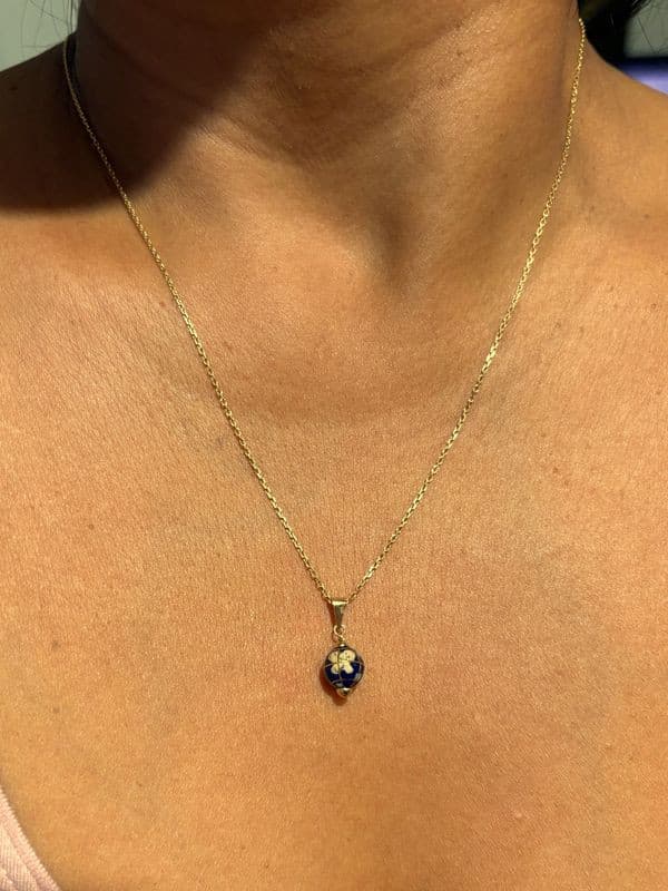 PENDENTIF GLOBE ÉMAILLÉ — vue 2