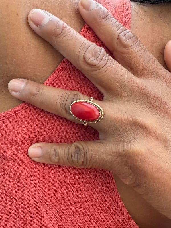 BAGUE ANCIENNE CORAIL — vue 2