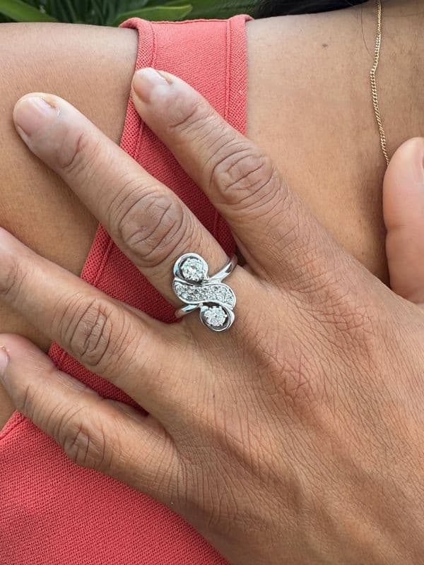BAGUE ANCIENNNE TOI ET MOI DIAMANTS — vue 2