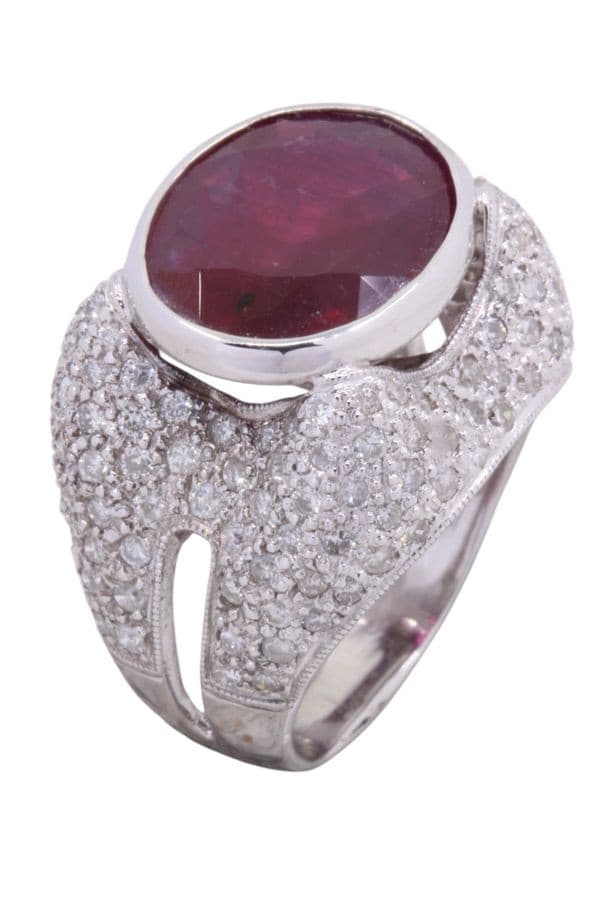 BAGUE RUBIS ET PAVAGE DIAMANTS — vue 3