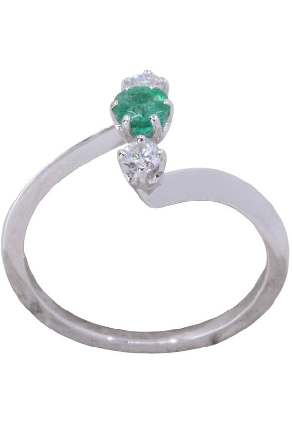 BAGUE ÉMERAUDE ET DIAMANTS