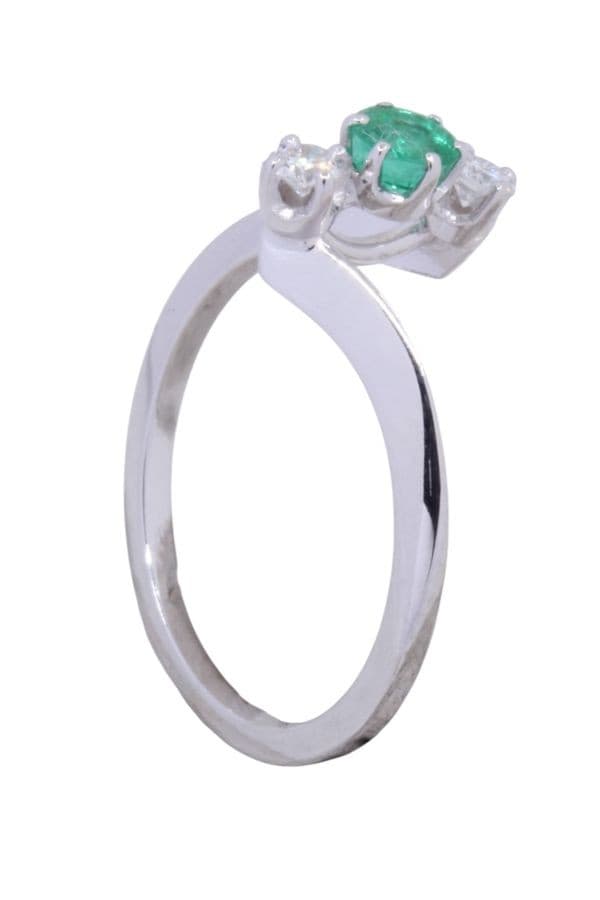 BAGUE ÉMERAUDE ET DIAMANTS — vue 4