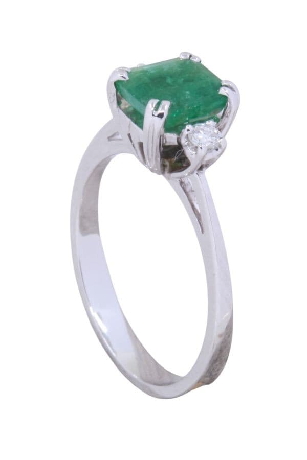 BAGUE EMERAUDE ET DIAMANTS — vue 4