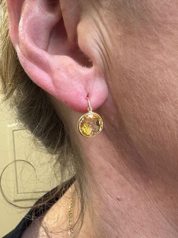 BOUCLES D'ORILLES CITRINES FACETTEES — vue 2