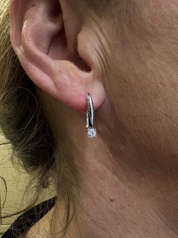 BOUCLES D'OREILLES DIAMANTS — vue 2