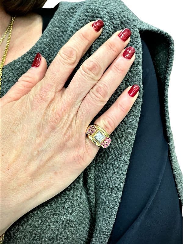 BAGUE TANK RUBIS ET DIAMANTS — vue 2