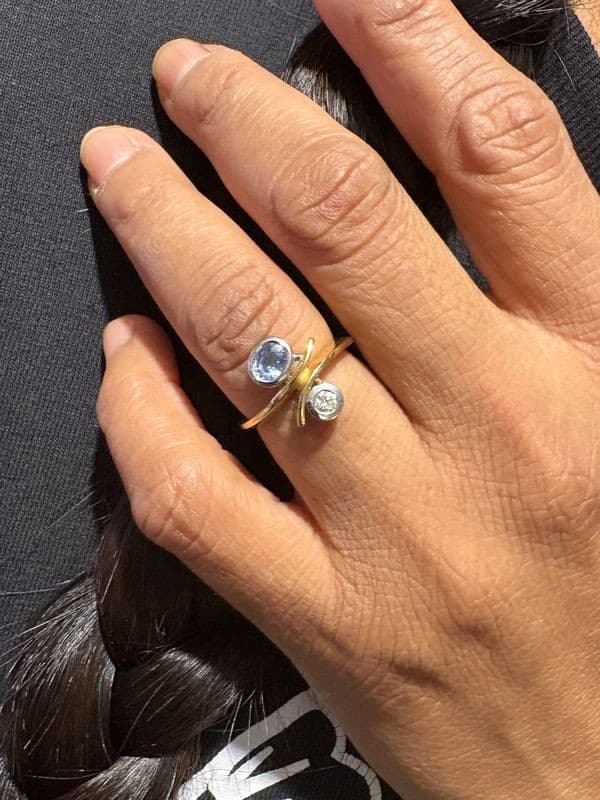 BAGUE 2 ORS SAPHIR ET DIAMANT — vue 2