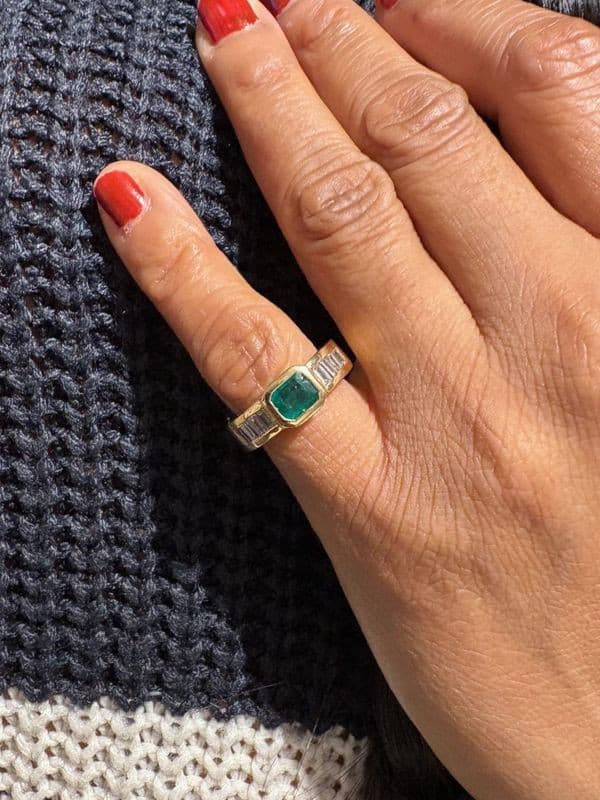 BAGUE EMERAUDE ET DIAMANTS — vue 2