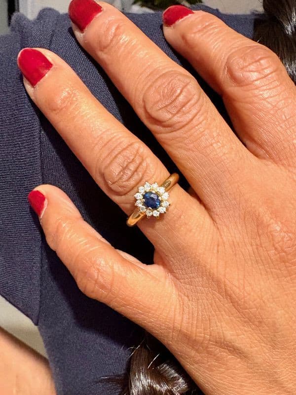 BAGUE MARGUERITE SAPHIR ET DIAMANTS — vue 2