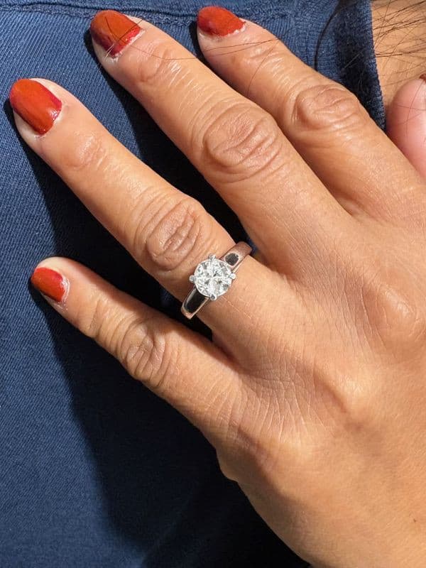 BAGUE  DIAMANTS STYLE SOLITAIRE — vue 2