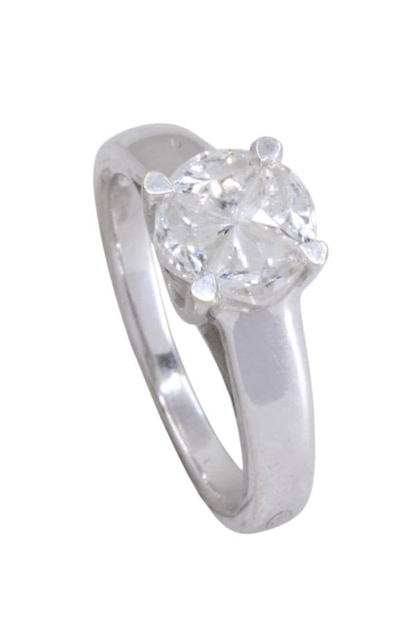 BAGUE  DIAMANTS STYLE SOLITAIRE — vue 5