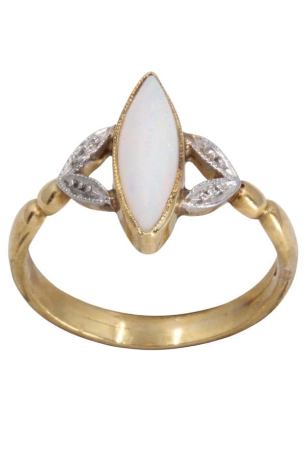 BAGUE ANCIENNE OPALE — vue 1