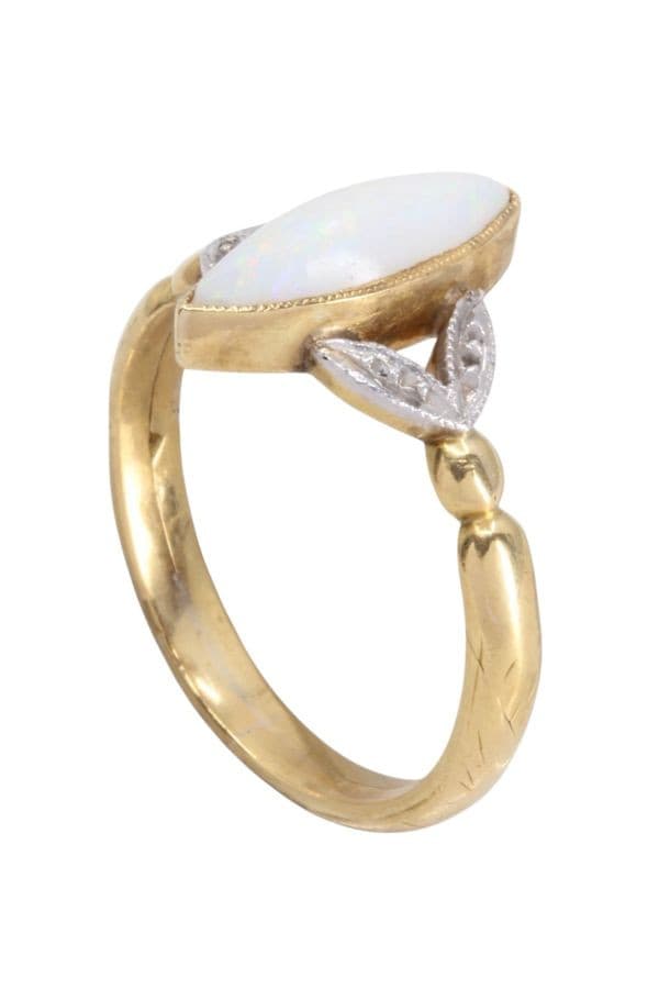 BAGUE ANCIENNE OPALE — vue 4