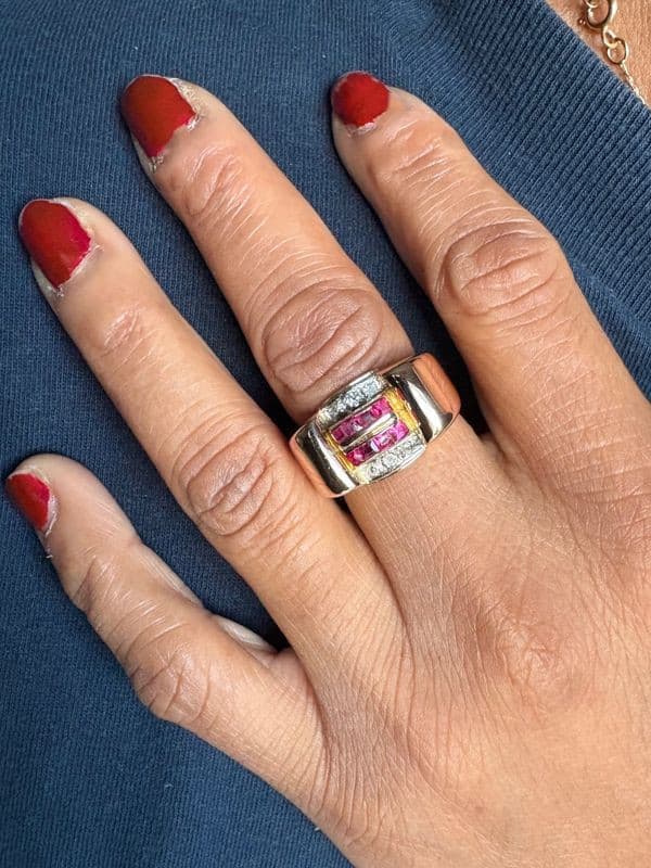 BAGUE TANK RUBIS ET DIAMANTS — vue 2