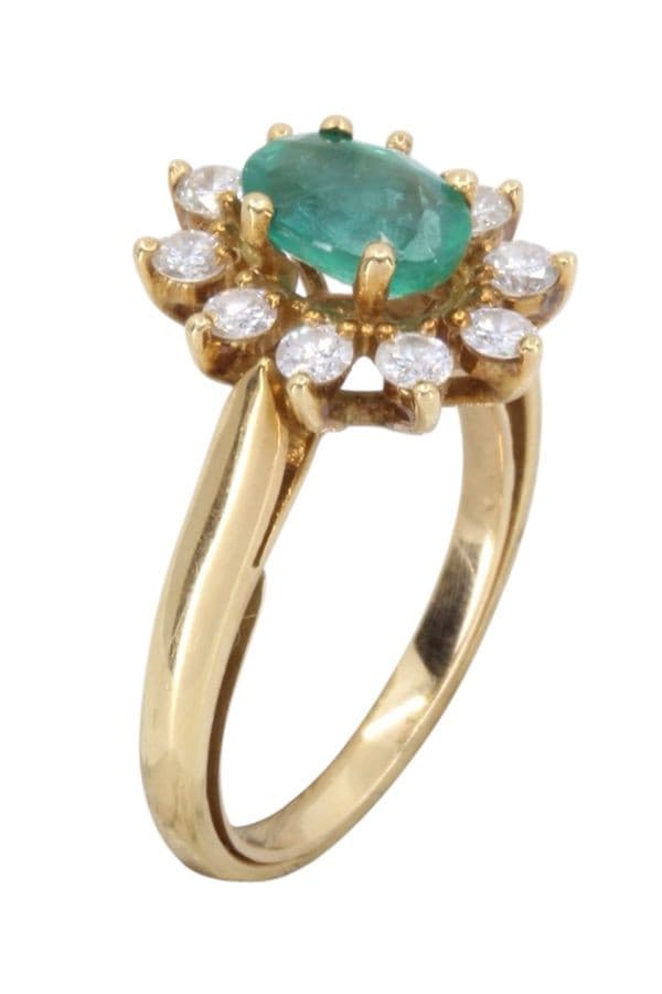 BAGUE MARGUERITE EMERAUDE ET DIAMANTS — vue 3