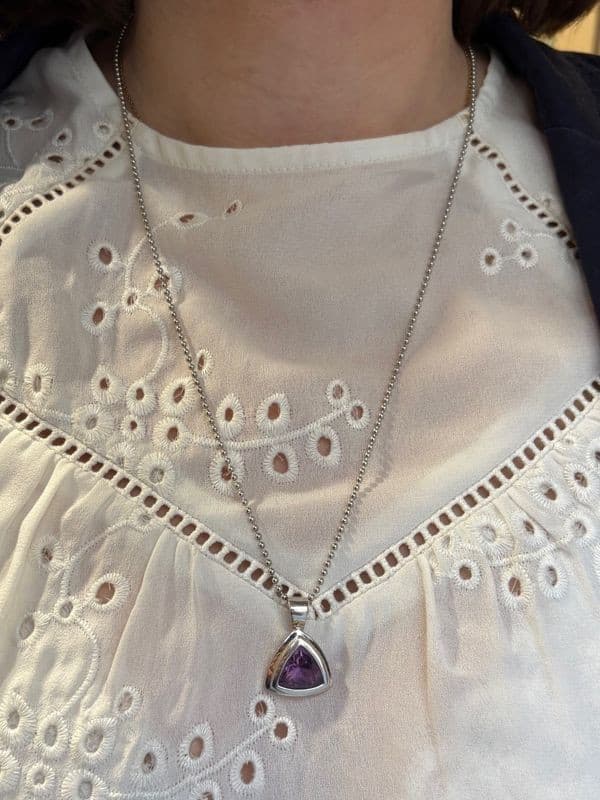 PENDENTIF MODERNE AMÉTHYSTE — vue 2