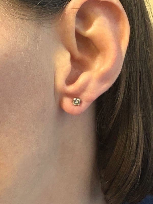 BOUCLES D'OREILLES CLOUS DIAMANTS — vue 2