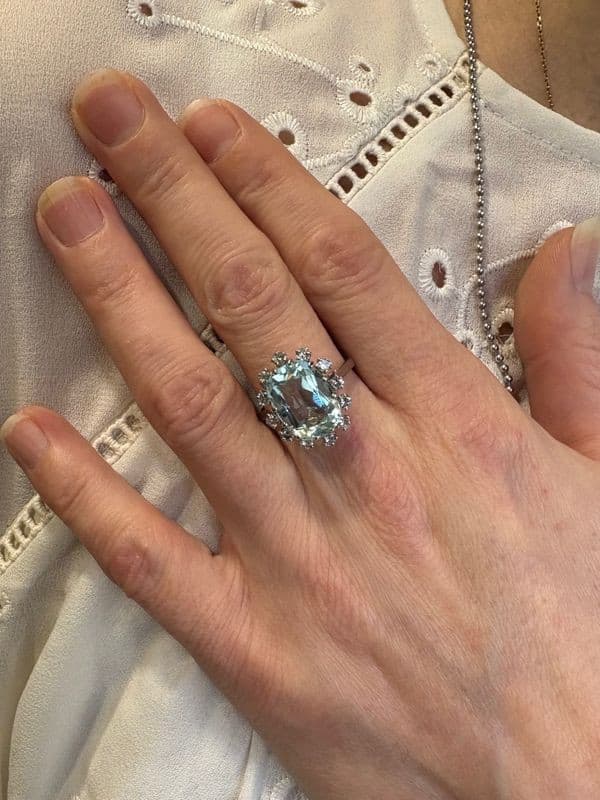 BAGUE POMPADOUR AIGUE-MARINE ET DIAMANTS — vue 2