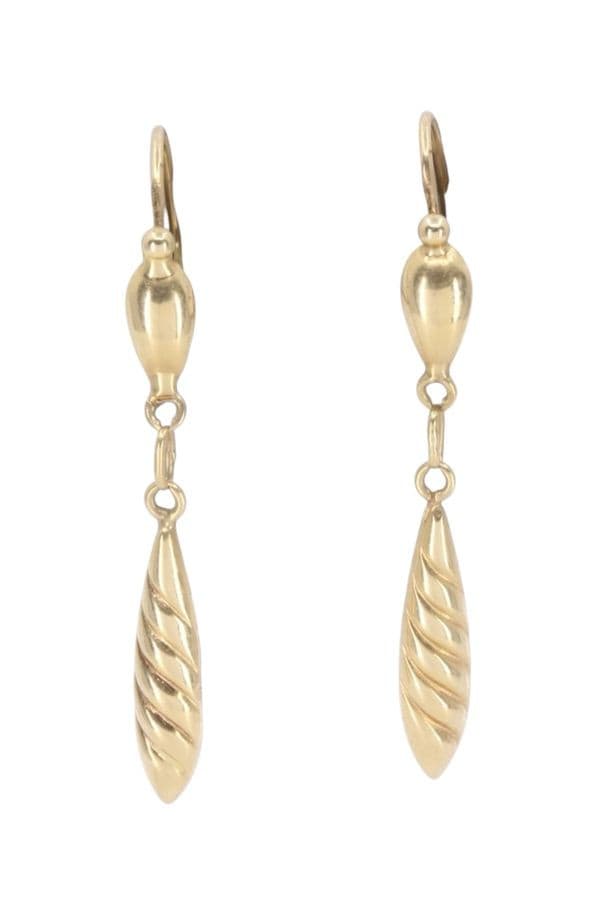 BOUCLES D'OREILLES PENDANTES ANCIENNES — vue 1
