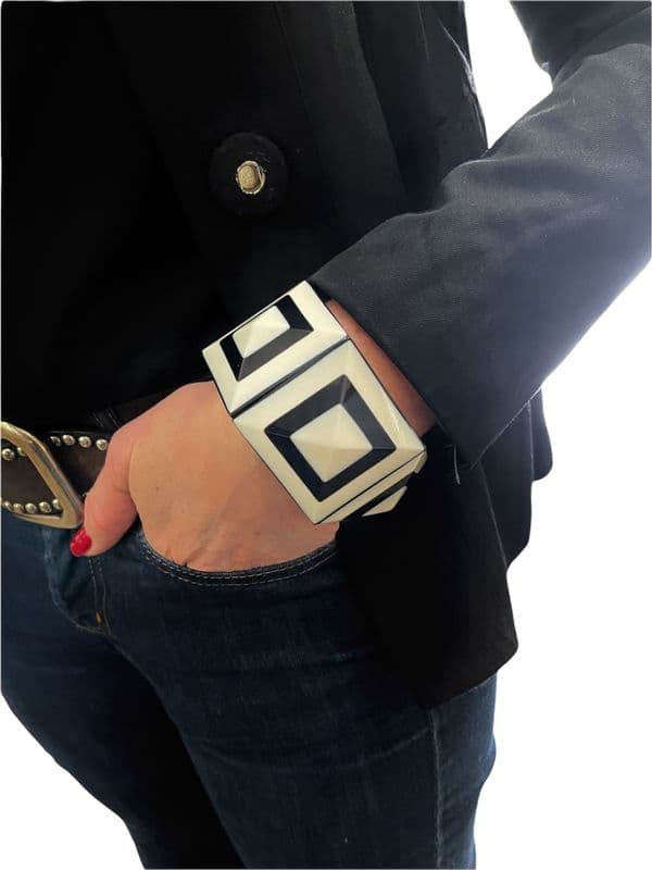BRACELET EN BAKÉLITE ANNÉES 70' — vue 2