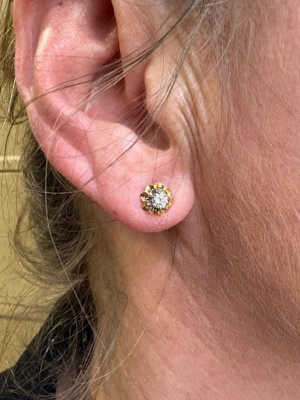 BOUCLES D'OREILLES CLOUS DIAMANTS — vue 2