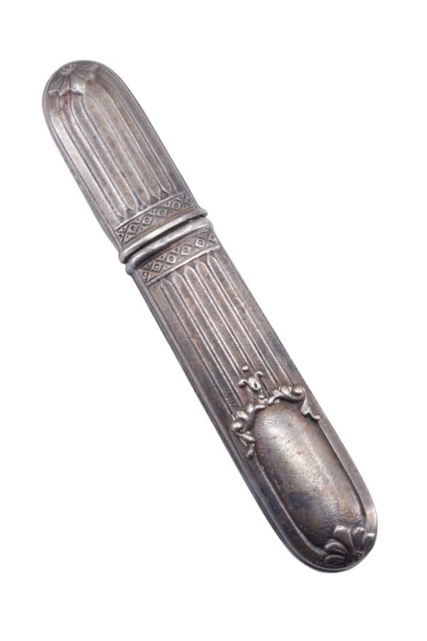 ÉTUI À AIGUILLES ANCIEN