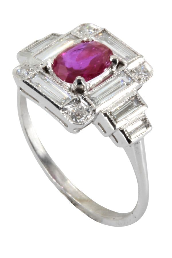 BAGUE ART DÉCO RUBIS BIRMAN ET DIAMANTS — vue 6