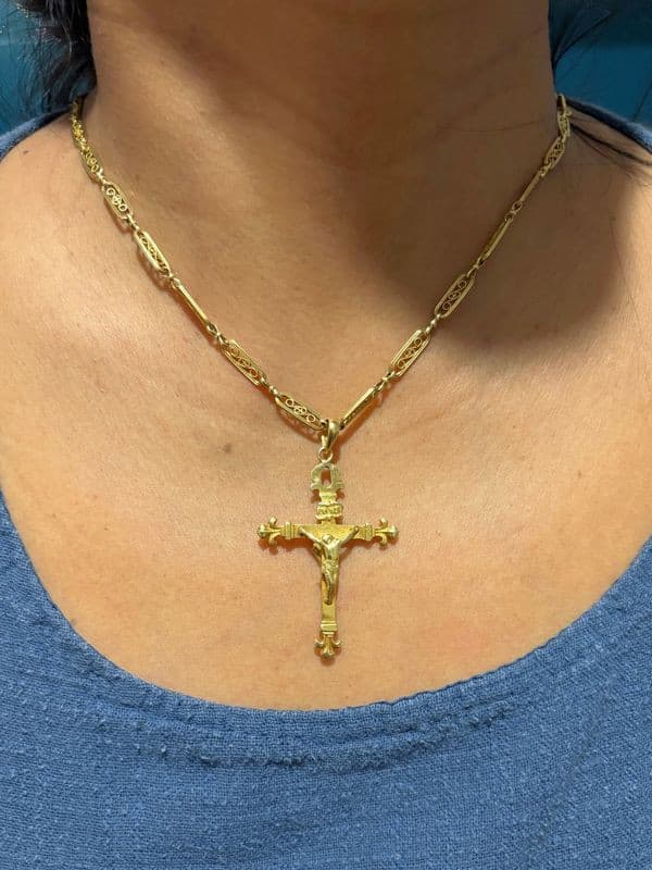 CROIX ANCIENNE BIFACE — vue 2