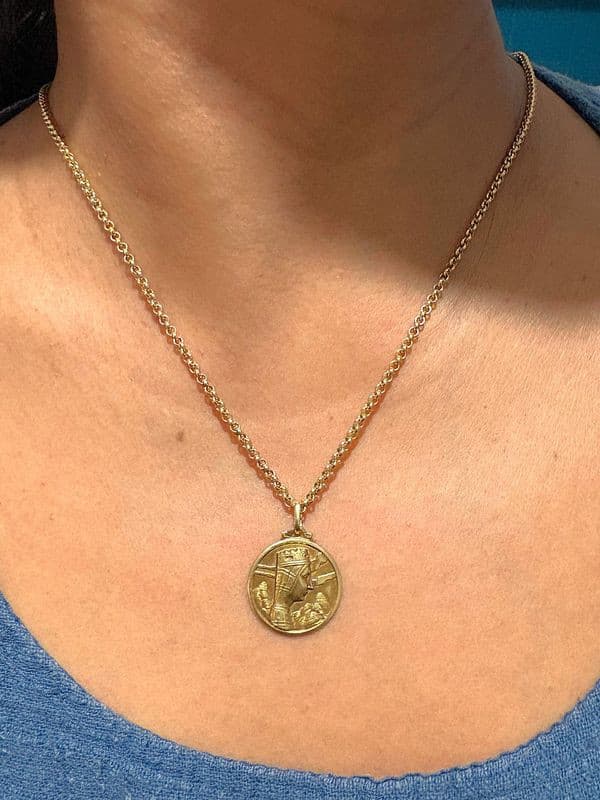 MÉDAILLE VIERGE DU MONTSERRAT — vue 2