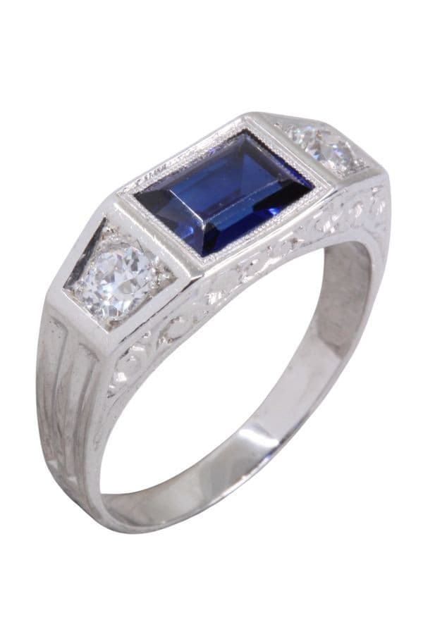 BAGUE ART-DÉCO SAPHIR ET DIAMANTS — vue 3