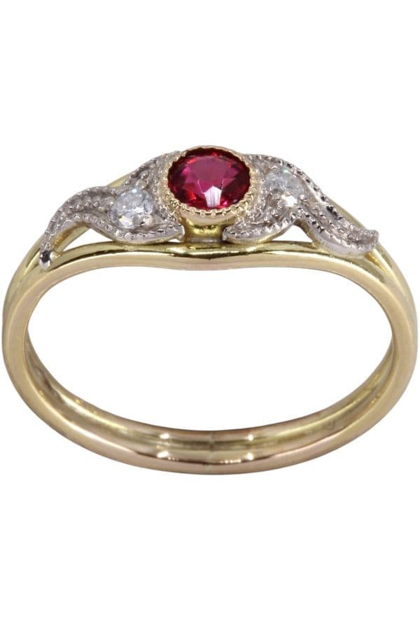 BAGUE ART-NOUVEAU GRENAT ET DIAMANTS — vue 1