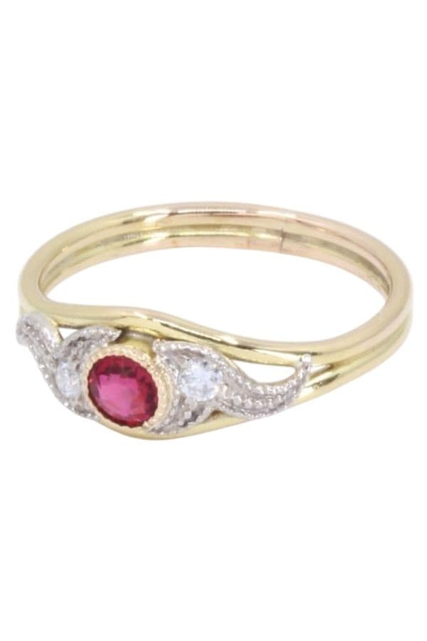 BAGUE ART-NOUVEAU GRENAT ET DIAMANTS — vue 6