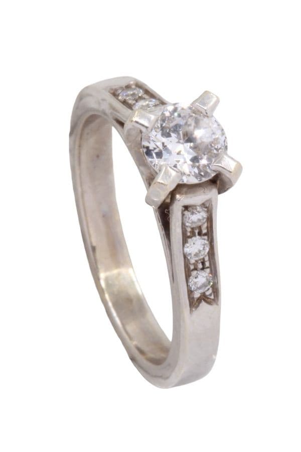 BAGUE DIAMANTS STYLE SOLITAIRE — vue 5